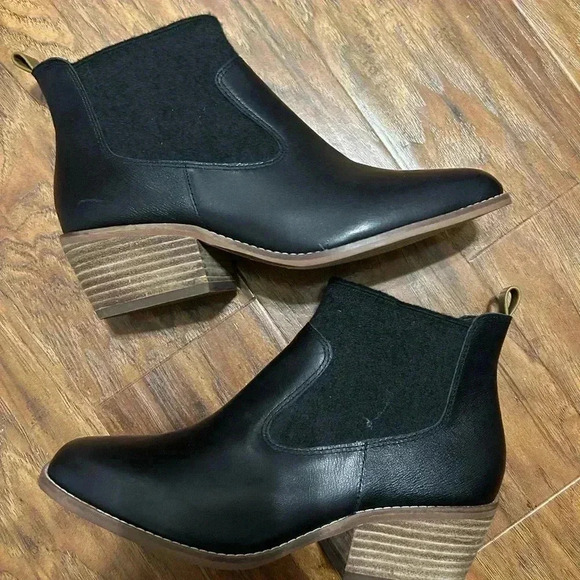 Crown Vintage Shoes - Crown Vintage Black Ankle Boots Women’s Size 7 Wool